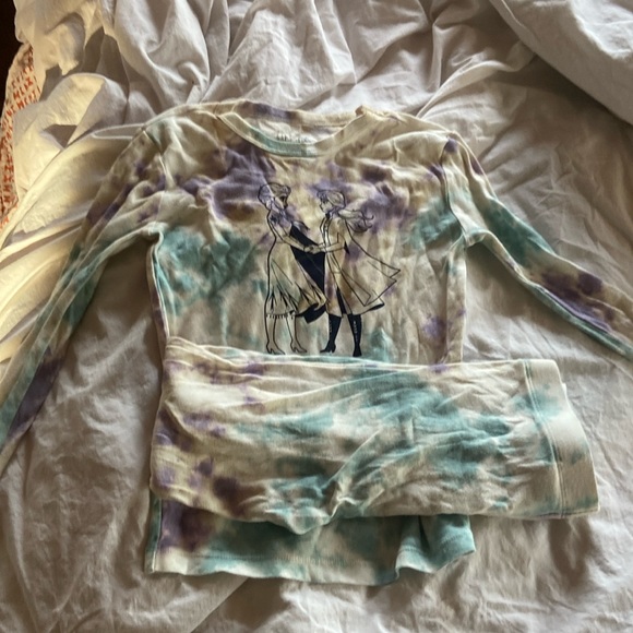 Gap | Frozen Tie-Dye PJs - Size 8- EUC - 100% Organic - Picture 1 of 2